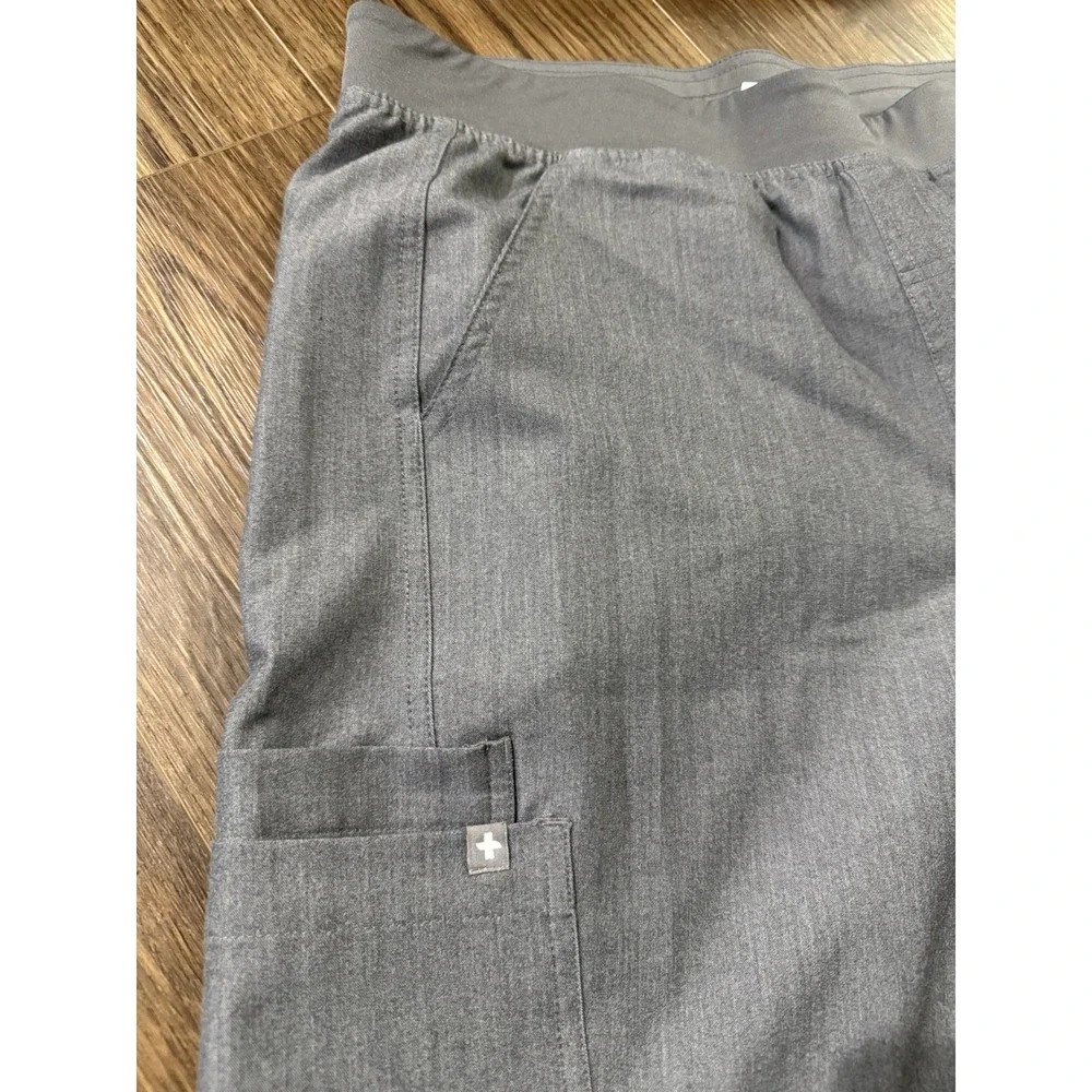 FIGS Technical Collection Cargo Scrub‎ Pants Medium